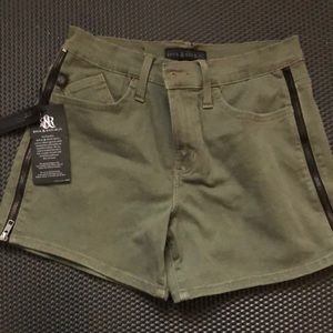 R&R Ladies’ size 8 military green shorts w/zippers